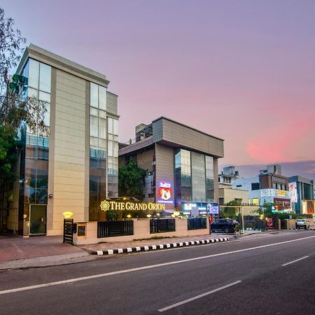 The Grand Orion - Kailash Colony Нью-Дели Экстерьер фото
