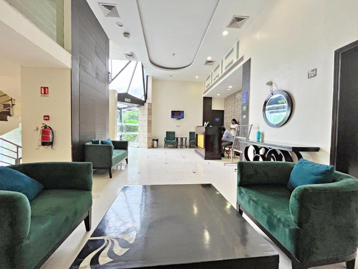 The Grand Orion - Kailash Colony Нью-Дели Экстерьер фото