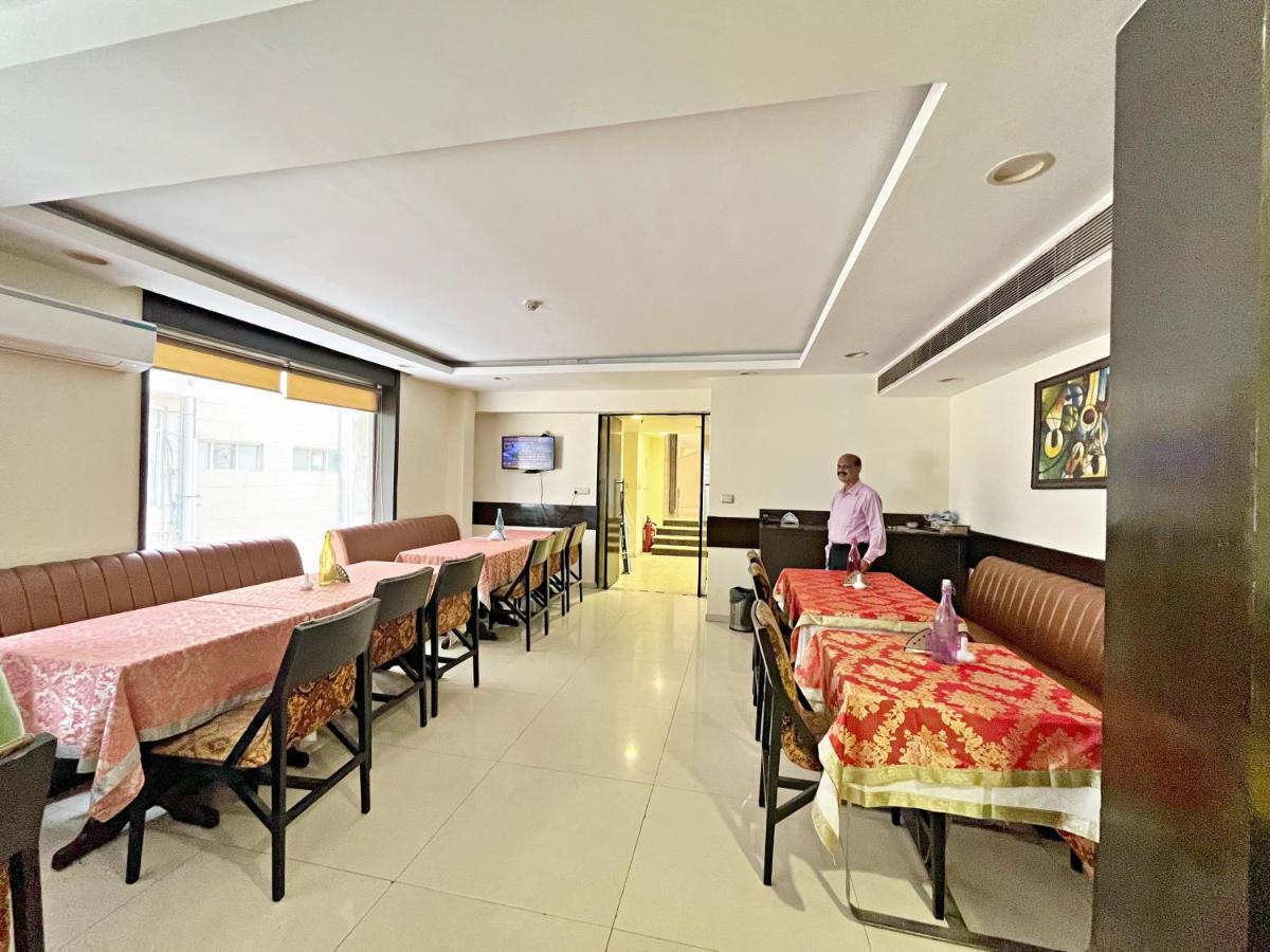 The Grand Orion - Kailash Colony Нью-Дели Экстерьер фото