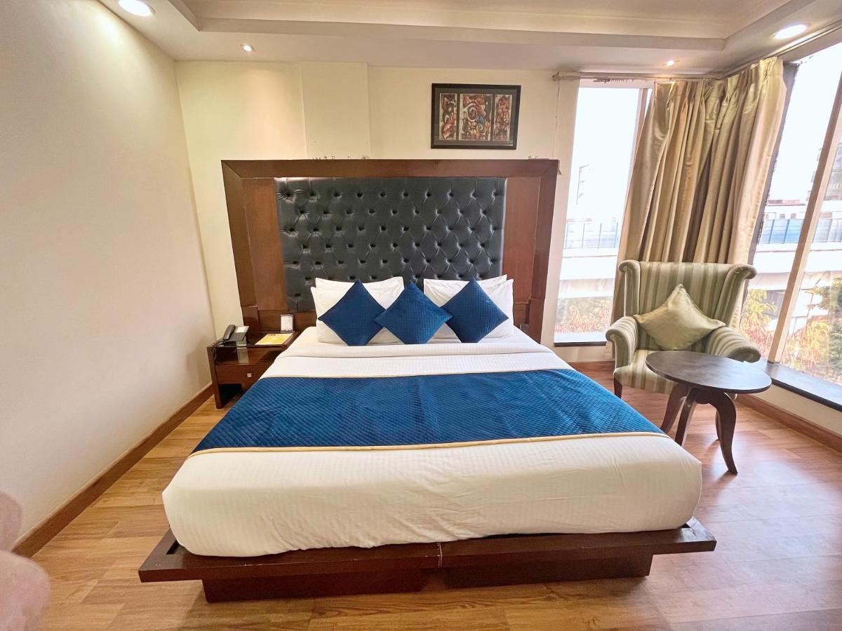 The Grand Orion - Kailash Colony Нью-Дели Экстерьер фото
