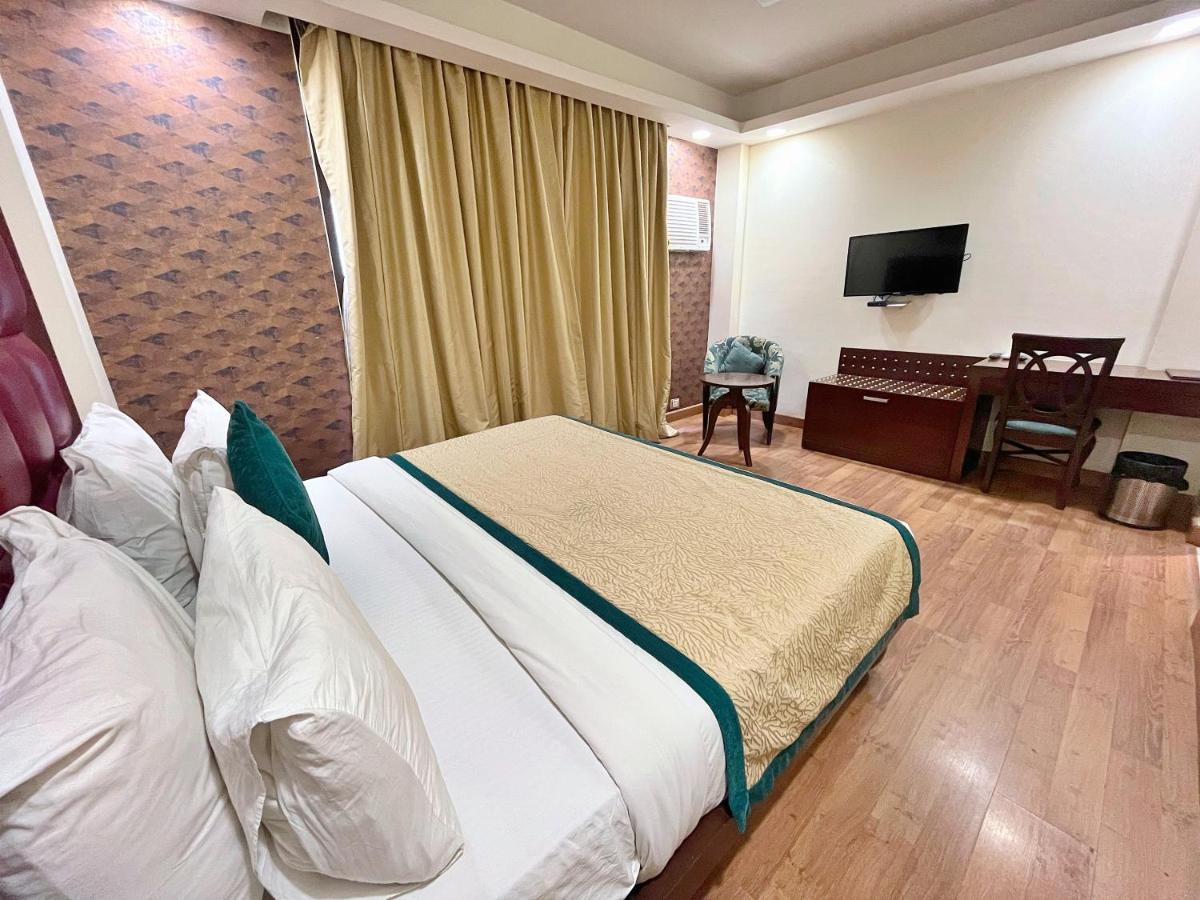 The Grand Orion - Kailash Colony Нью-Дели Экстерьер фото
