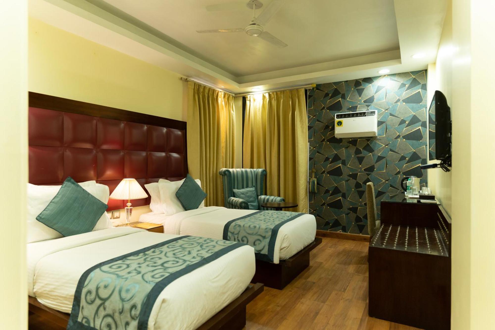 The Grand Orion - Kailash Colony Нью-Дели Экстерьер фото