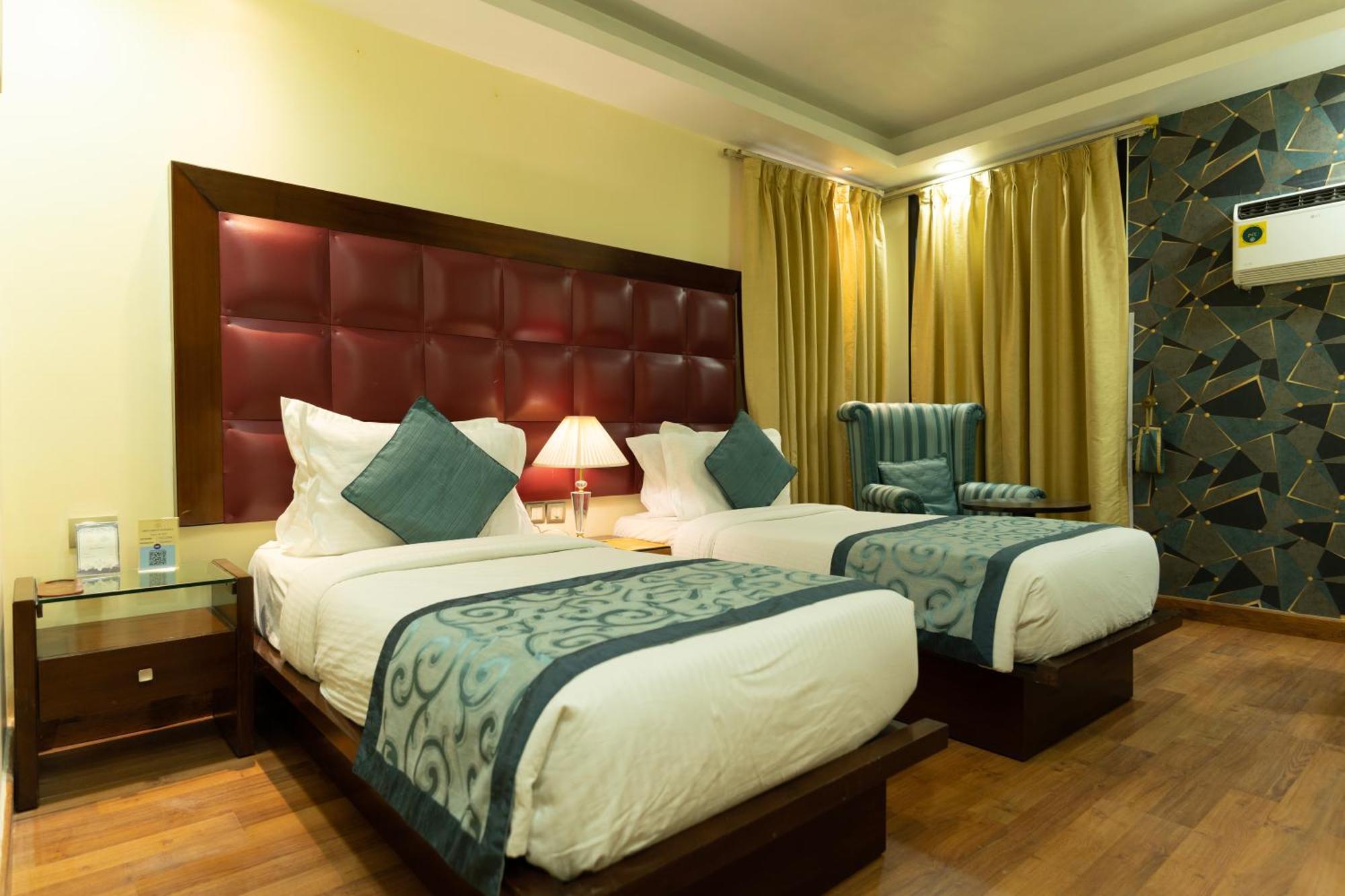 The Grand Orion - Kailash Colony Нью-Дели Экстерьер фото