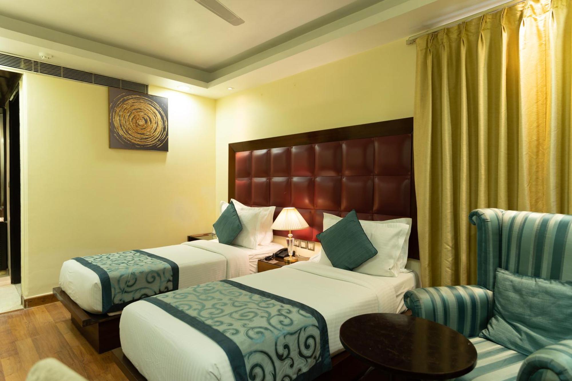 The Grand Orion - Kailash Colony Нью-Дели Экстерьер фото