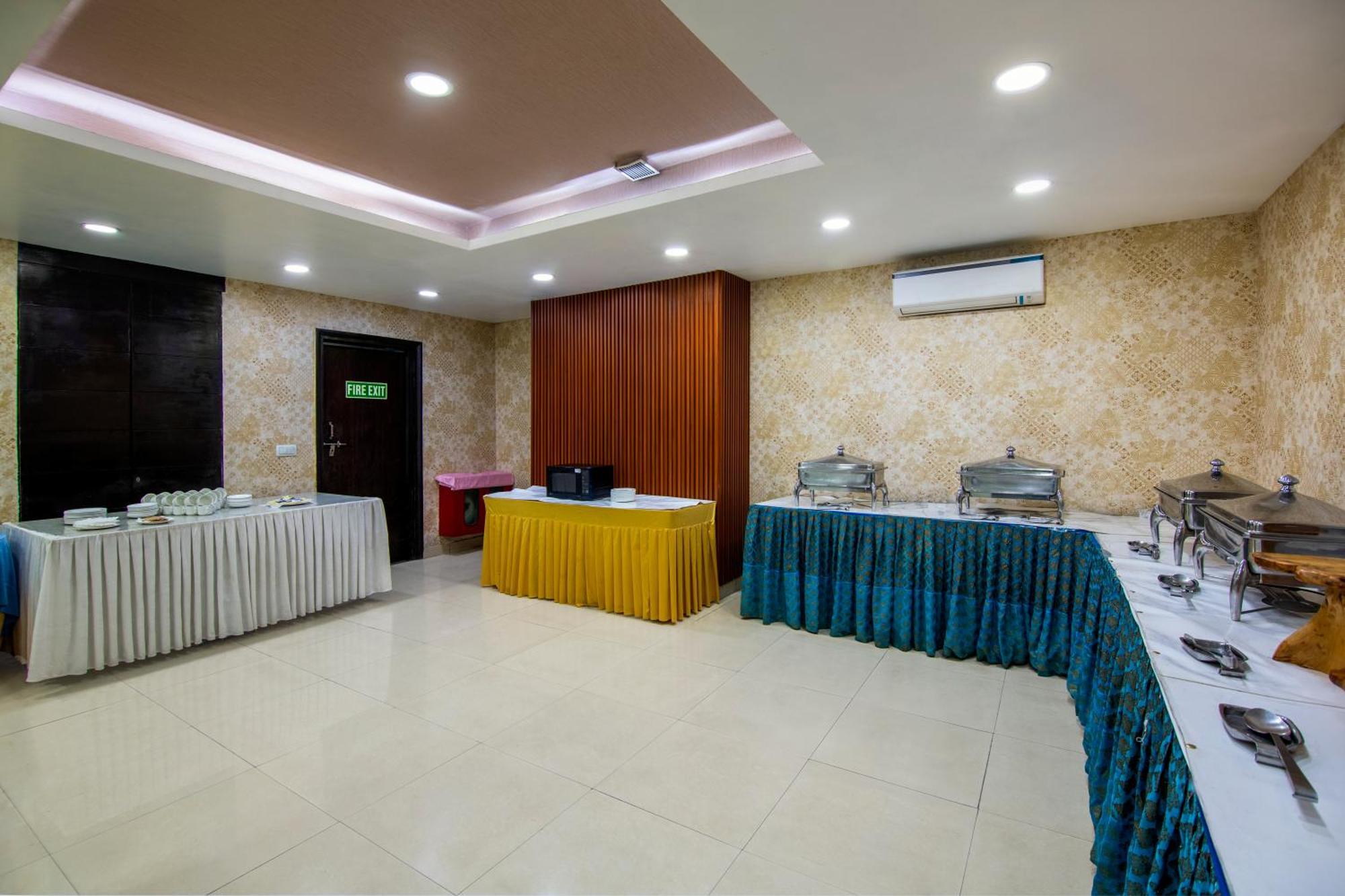 The Grand Orion - Kailash Colony Нью-Дели Экстерьер фото