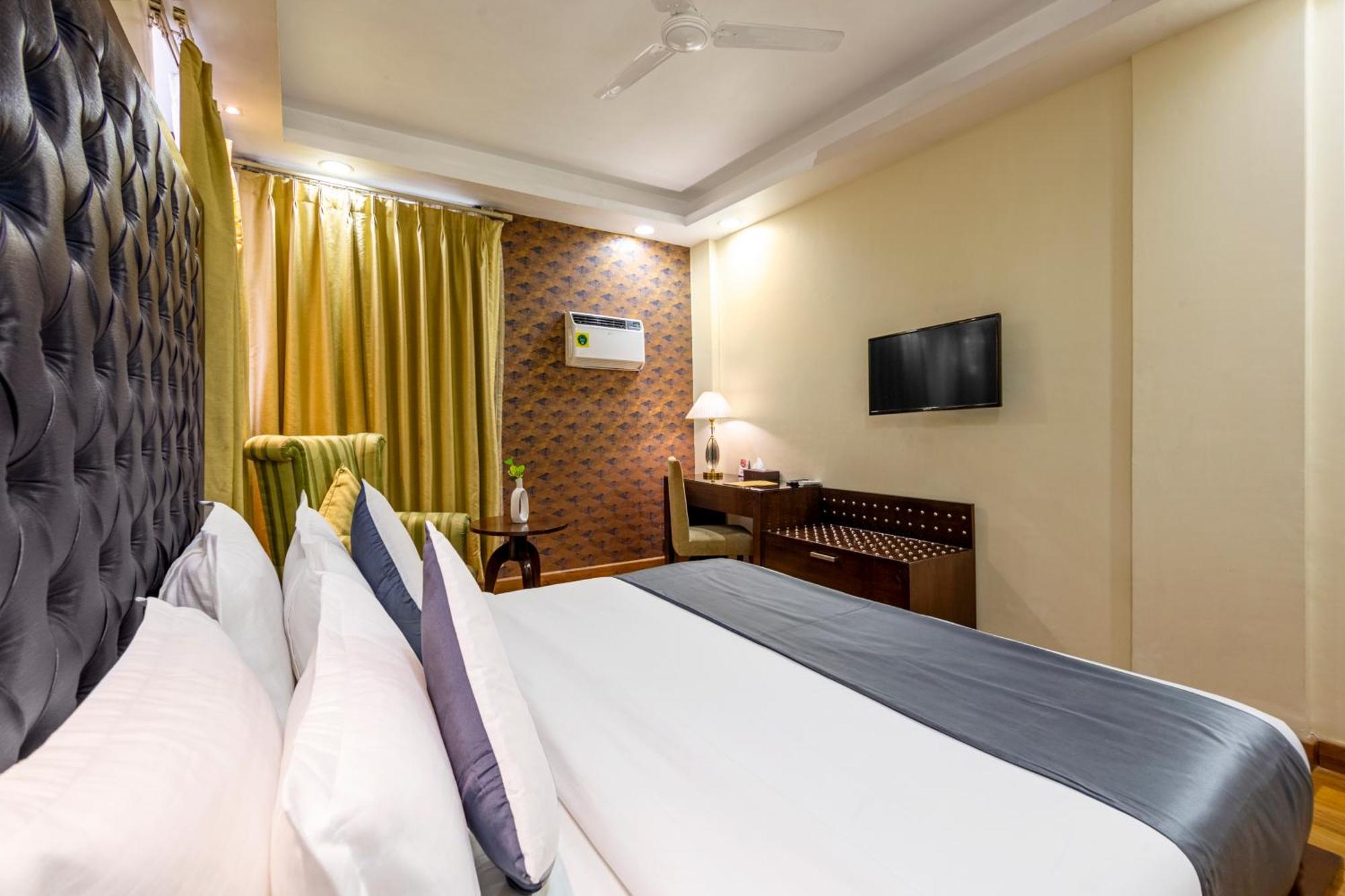 The Grand Orion - Kailash Colony Нью-Дели Экстерьер фото